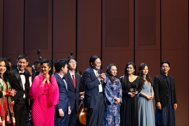 Thanh Lam - Orange hòa giọng trên sân khấu "Bài hát Thu về", xóa nhòa khoảng cách thế hệ- Ảnh 11.