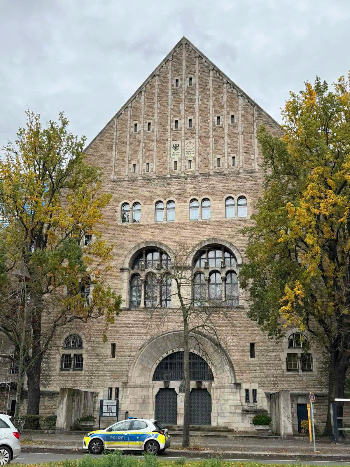 Lê Trung Khoa sẽ bị giam giữ nếu tiếp tục vu khống VinFast- Ảnh 1. Lê Trung Khoa sẽ bị giam giữ nếu tiếp tục vu khống VinFast- Ảnh 1.