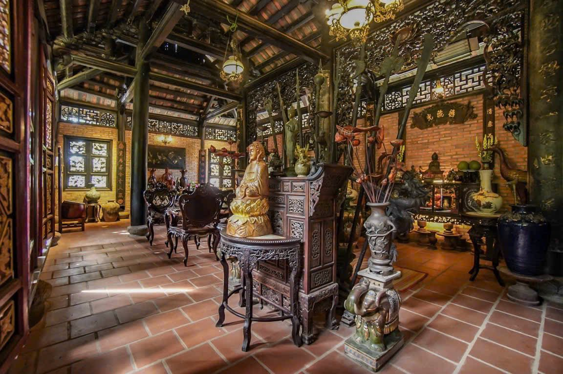 Nam nghệ sĩ rao bán biệt phủ 1.600 m2, giảm giá 50%, vợ nhắc: “Xong việc, tôi cạo đầu ông”- Ảnh 5. Nam nghệ sĩ rao bán biệt phủ 1.600 m2, giảm giá 50%, vợ nhắc: “Xong việc, tôi cạo đầu ông”- Ảnh 5.