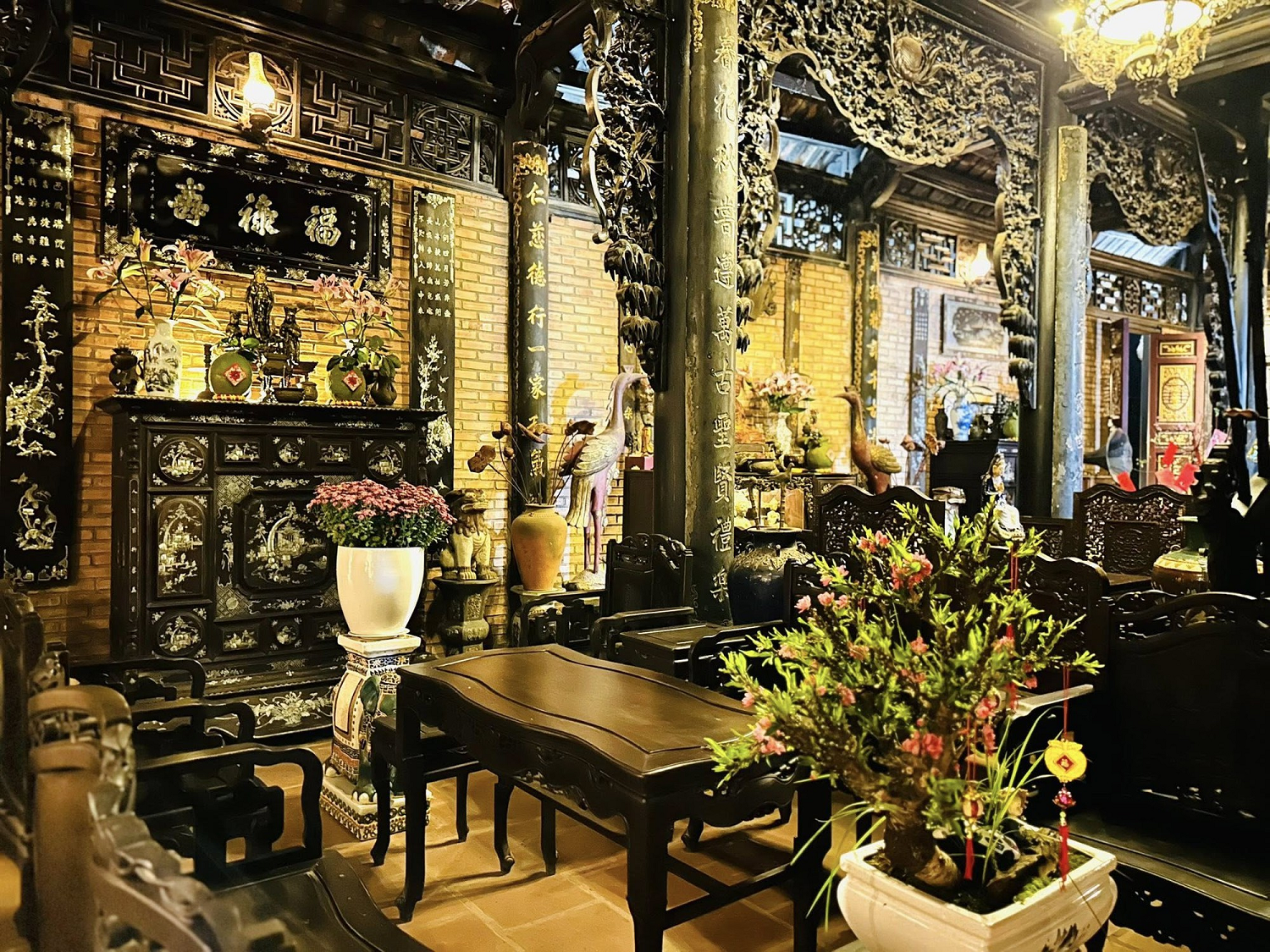 Nam nghệ sĩ rao bán biệt phủ 1.600 m2, giảm giá 50%, vợ nhắc: “Xong việc, tôi cạo đầu ông”- Ảnh 4. Nam nghệ sĩ rao bán biệt phủ 1.600 m2, giảm giá 50%, vợ nhắc: “Xong việc, tôi cạo đầu ông”- Ảnh 4.