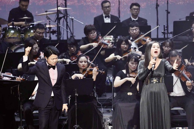 Thanh Lam - Orange hòa giọng trên sân khấu "Bài hát Thu về", xóa nhòa khoảng cách thế hệ- Ảnh 4.