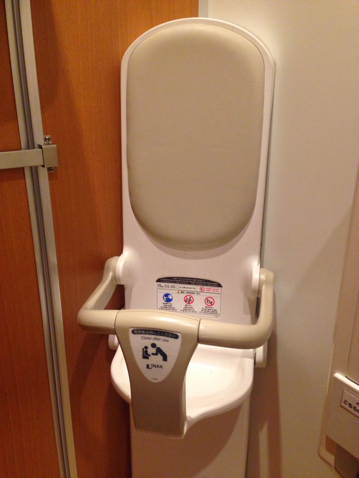 Khách Việt bất ngờ với 1 thứ trong nhà vệ sinh công cộng ở Nhật Bản, nhận xét: "Đến mức này rồi sao!"- Ảnh 12. Khách Việt bất ngờ với 1 thứ trong nhà vệ sinh công cộng ở Nhật Bản, nhận xét: "Đến mức này rồi sao!"- Ảnh 12.