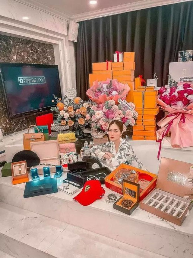 Bên trong biệt thự quận 7 của vợ chồng Đoàn Di Băng- Ảnh 12. Bên trong biệt thự quận 7 của vợ chồng Đoàn Di Băng- Ảnh 12.