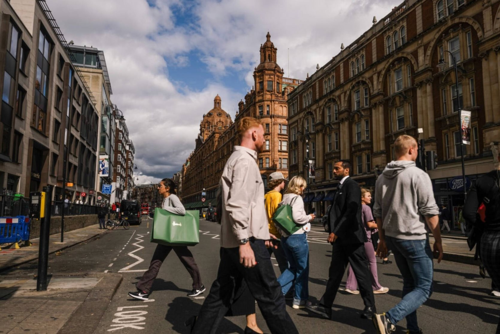 Buồn của ch&acirc;u &Acirc;u: Nh&oacute;m nền kinh tế 11 ngh&igrave;n tỷ USD gi&agrave;u nhất rơi v&agrave;o v&ograve;ng xo&aacute;y bất ổn v&agrave; &lsquo;nợ như ch&uacute;a chổm&rsquo;, c&aacute;c nước từng su&yacute;t ph&aacute; sản nay lại th&agrave;nh &lsquo;h&igrave;nh mẫu tăng trưởng&rsquo;- Ảnh 1.