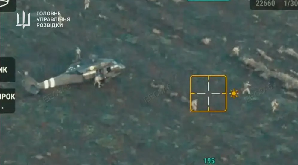 Black Hawk lao vào điểm nóng Pokrovsk, đặc nhiệm Ukraine 'mở đường máu' - Vòng vây Nga siết nghẹt- Ảnh 1. Black Hawk lao vào điểm nóng Pokrovsk, đặc nhiệm Ukraine 'mở đường máu' - Vòng vây Nga siết nghẹt- Ảnh 1.