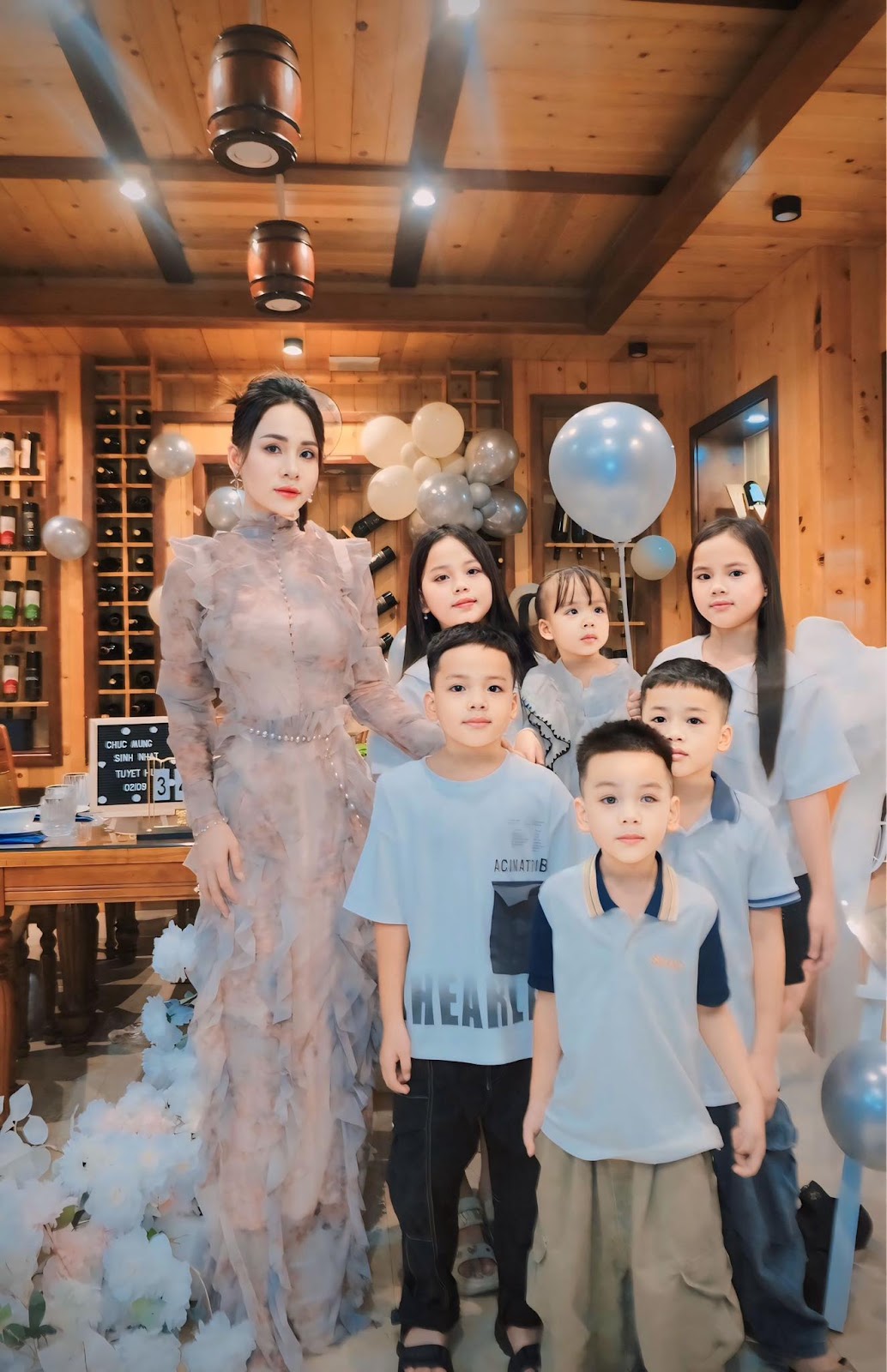 Mẹ 34 tuổi ở Nghệ An sinh 6 con, chồng đi làm xa một mình “cân” hết, chi phí nuôi con mới choáng - Ảnh 5.