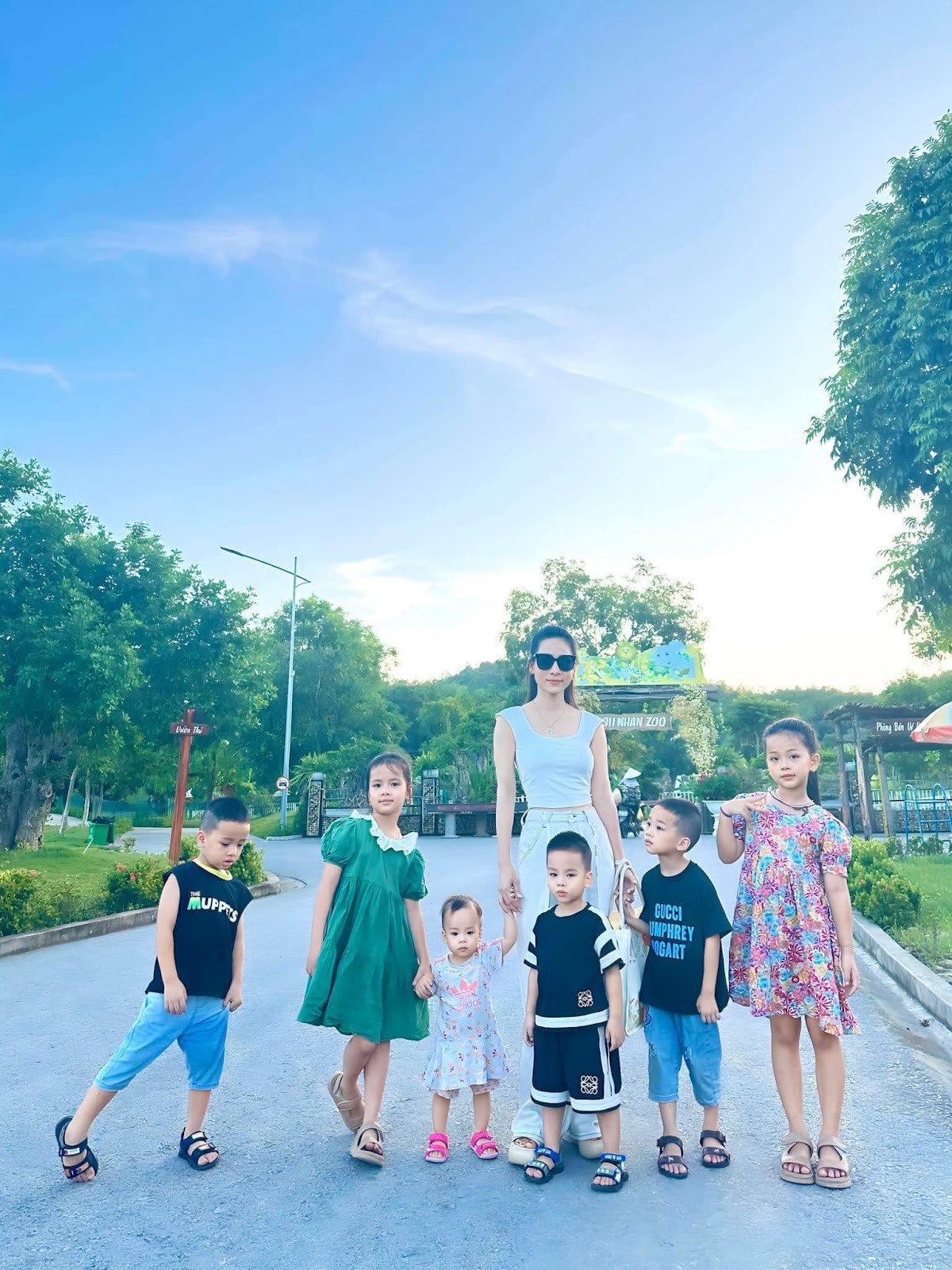 Mẹ 34 tuổi ở Nghệ An sinh 6 con, chồng đi làm xa một mình “cân” hết, chi phí nuôi con mới choáng - Ảnh 8.