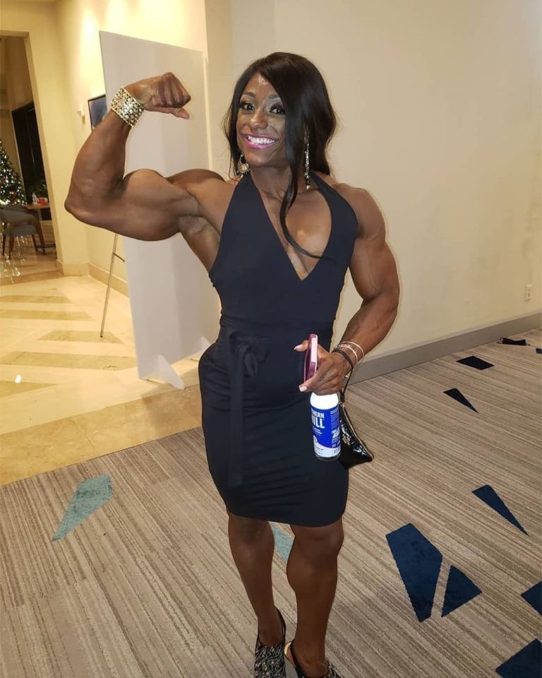 C&ocirc; g&aacute;i c&oacute; bắp tay cuồn cuộn đến đ&agrave;n &ocirc;ng c&ograve;n ngưỡng mộ nhưng nh&igrave;n gương mặt th&igrave; ngỡ ng&agrave;ng- Ảnh 3.