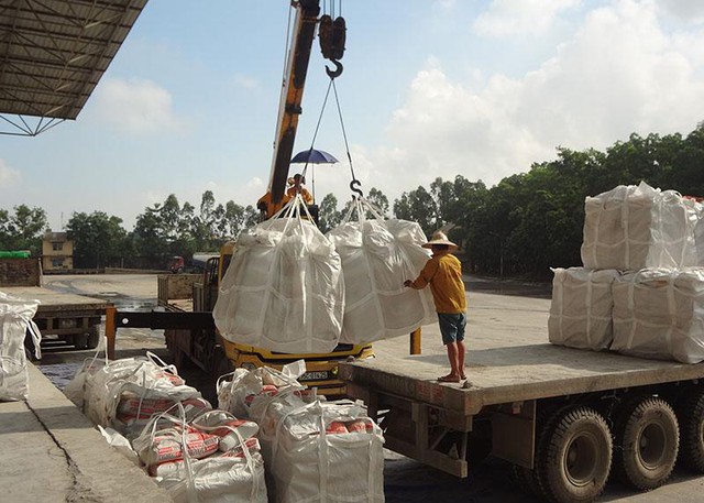 Hàng trăm nghìn tấn hàng của Việt Nam ồ ạt tràn sang Lào với giá đắt đỏ: Thuế xuất khẩu 5%, nước ta là ông trùm khu vực ASEAN- Ảnh 1. Hàng trăm nghìn tấn hàng của Việt Nam ồ ạt tràn sang Lào với giá đắt đỏ: Thuế xuất khẩu 5%, nước ta là ông trùm khu vực ASEAN- Ảnh 1.