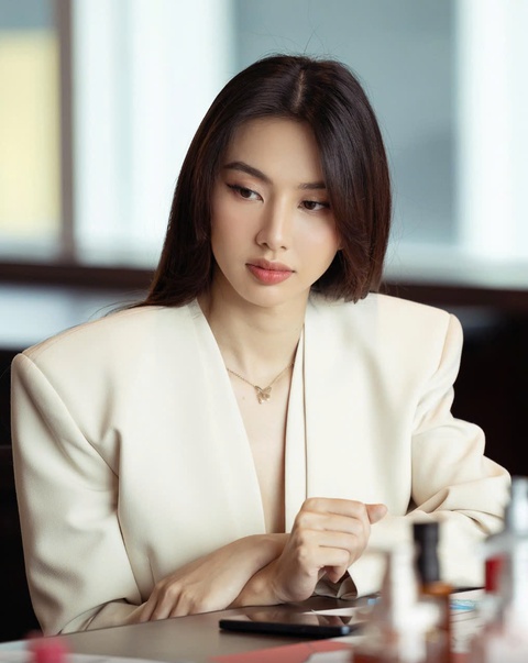 Đoàn Di Băng và Hoa hậu Thuỳ Tiên từng livestream bán hàng cùng nhau- Ảnh 4.