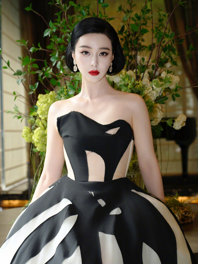 Drama căng đét: 1 sao nam khiến Phạm Băng Băng và Ảnh hậu Cbiz bỏ ngang giải về nước, đăng đàn mỉa mai- Ảnh 4. Drama căng đét: 1 sao nam khiến Phạm Băng Băng và Ảnh hậu Cbiz bỏ ngang giải về nước, đăng đàn mỉa mai- Ảnh 4.