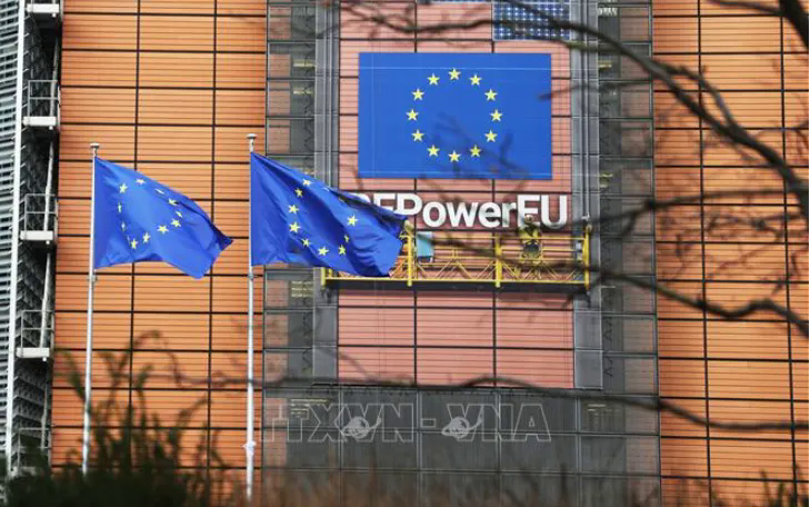 Cờ Liên minh châu Âu tại Brussels, Bỉ (Ảnh: THX/TTXVN)