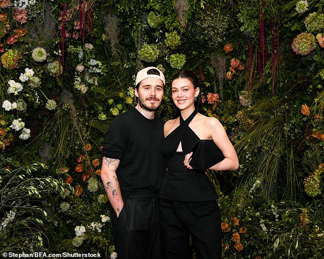 Cả thế giới chúc mừng David Beckham được phong tước Hiệp sĩ, nhưng con dâu cả thì... không- Ảnh 1. Cả thế giới chúc mừng David Beckham được phong tước Hiệp sĩ, nhưng con dâu cả thì... không- Ảnh 1.