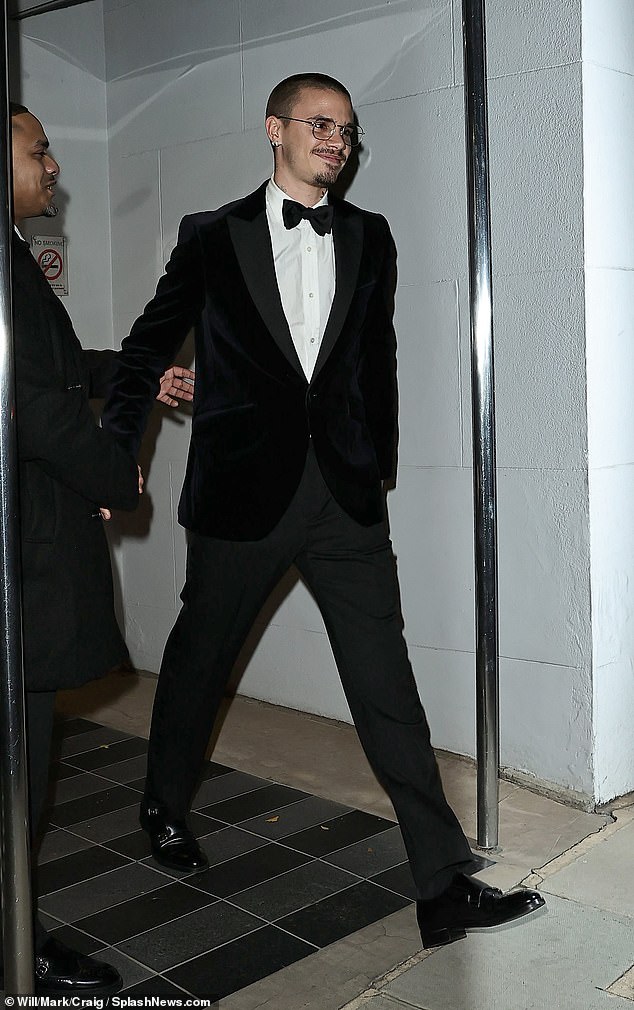 Nhà Beckham tưng bừng Nhà Beckham tưng bừng