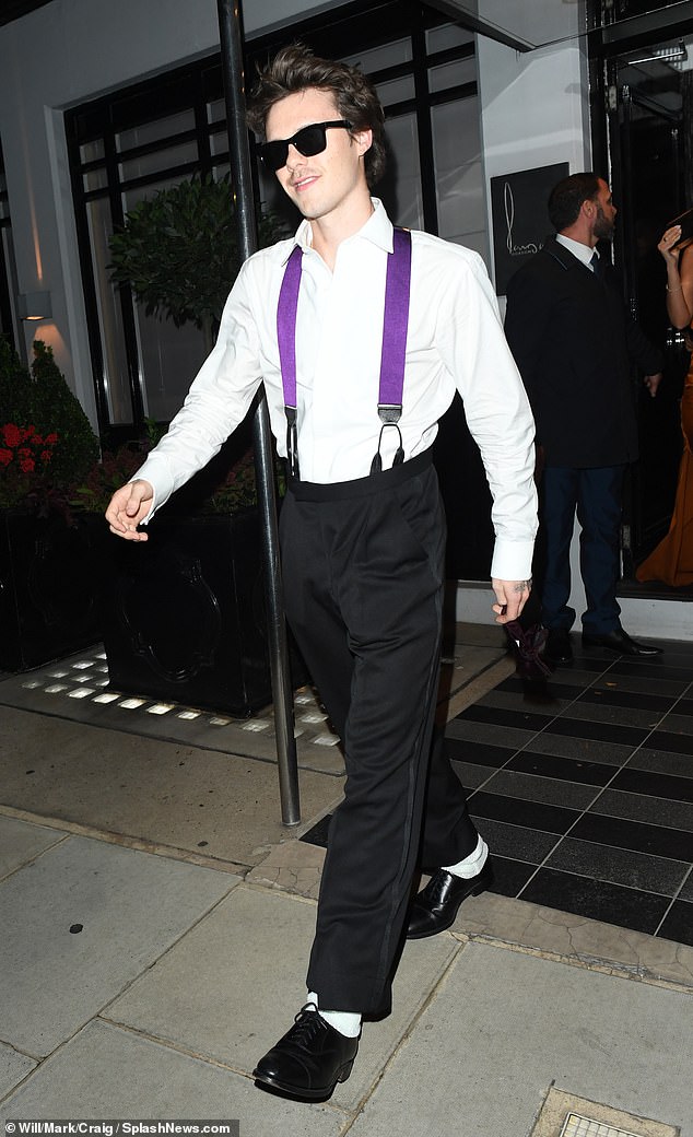 Nhà Beckham tưng bừng Nhà Beckham tưng bừng