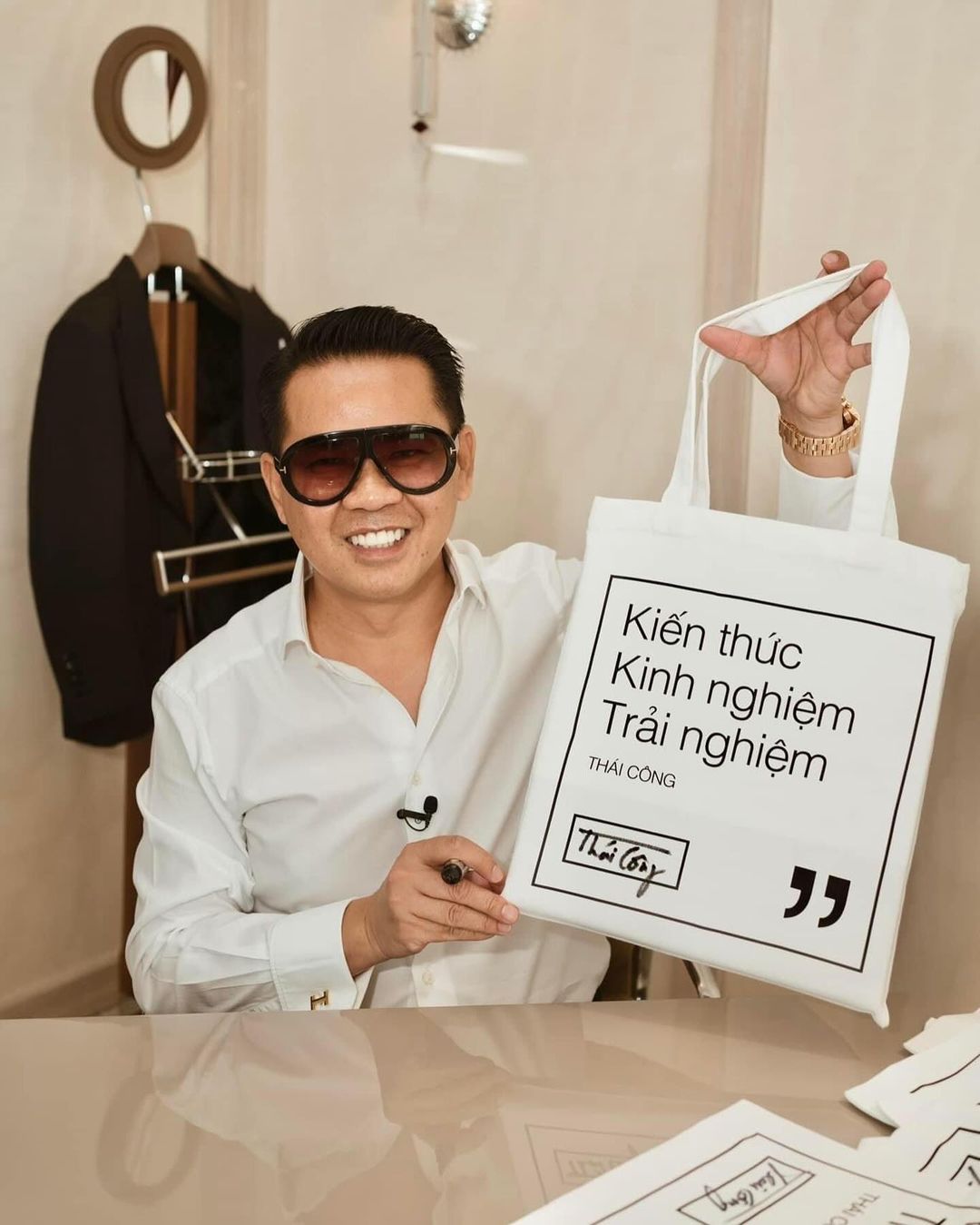 Thái Công lại vướng phải ồn ào túi hiệu tiền tỷ- Ảnh 2. Thái Công lại vướng phải ồn ào túi hiệu tiền tỷ- Ảnh 2.