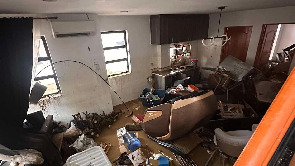 Bão cuồng phong Kalmaegi quá hung tàn, tất cả đều bị phá hủy: Những hình ảnh flycam lột tả sự thảm khốc- Ảnh 13.