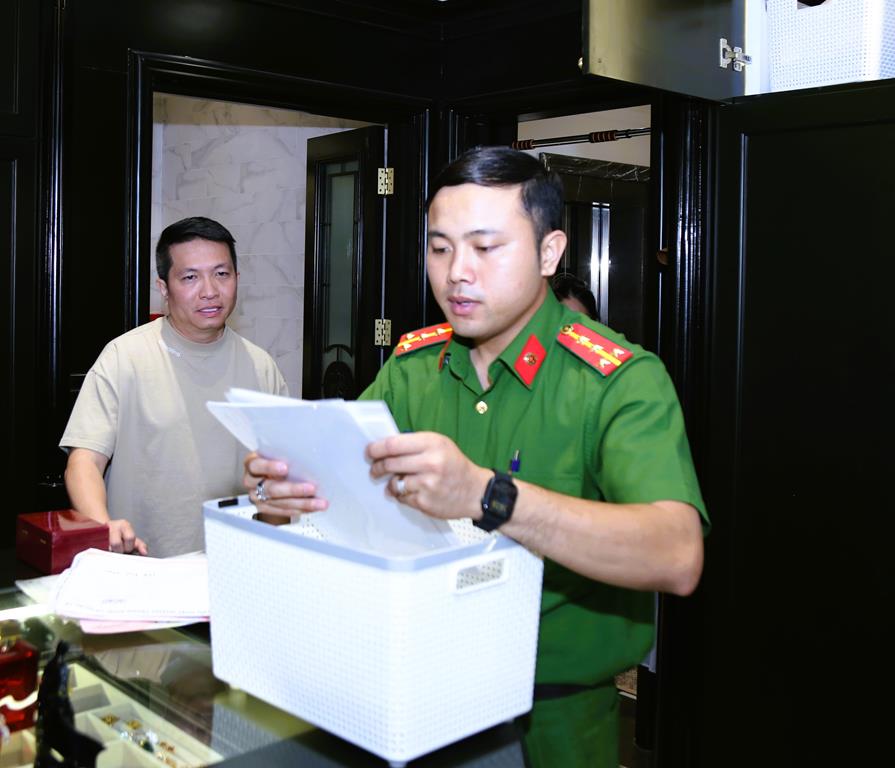 Vụ chồng Đoàn Di Băng bị bắt: Sản phẩm liên tục vướng quyết định thu hồi, đình chỉ lưu hành- Ảnh 2. Vụ chồng Đoàn Di Băng bị bắt: Sản phẩm liên tục vướng quyết định thu hồi, đình chỉ lưu hành- Ảnh 2.