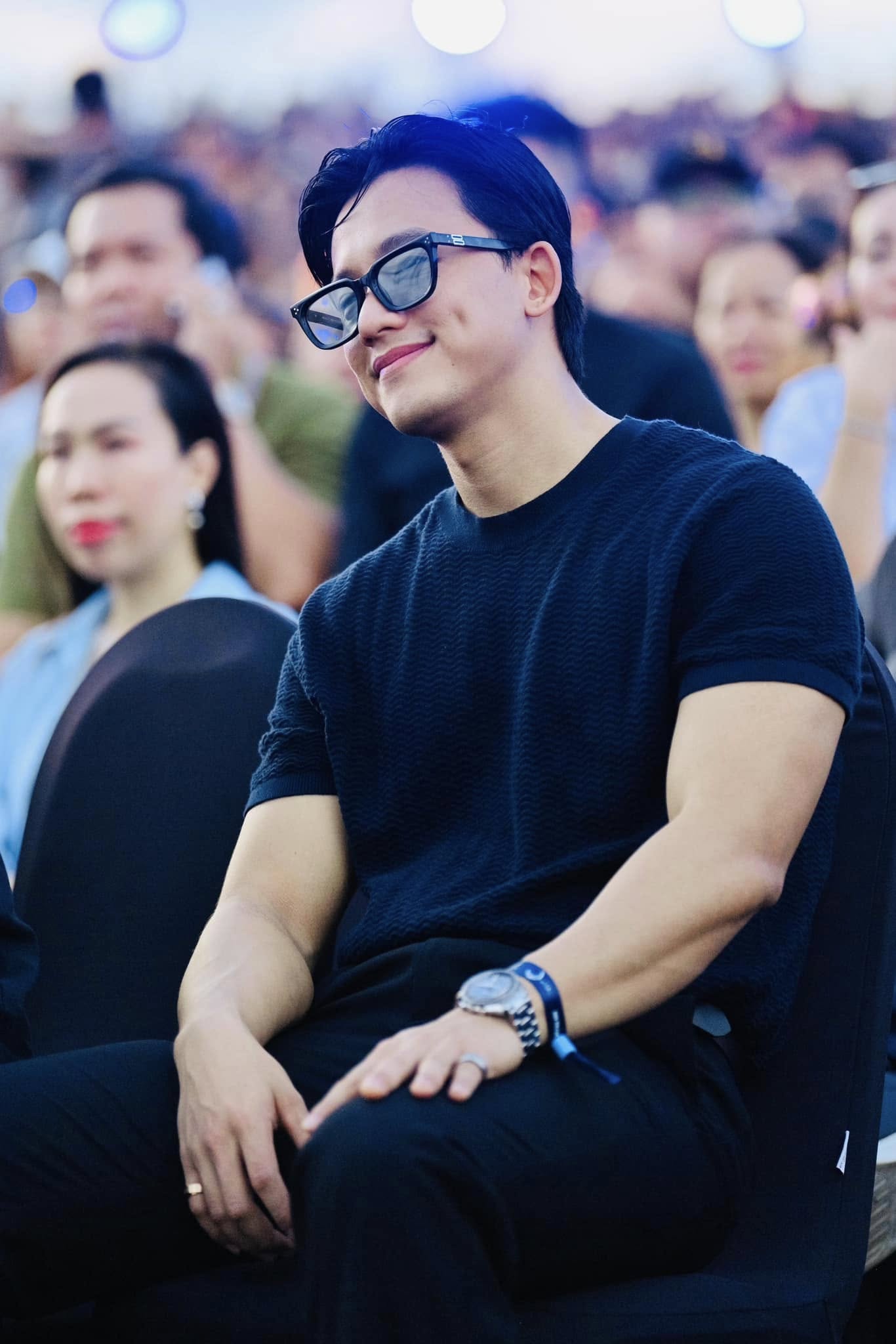 Loạt động thái "rõ như ban ngày" của Mai Tài Phến dành cho Mỹ Tâm khiến nhiều người thích thú.- Ảnh 2.