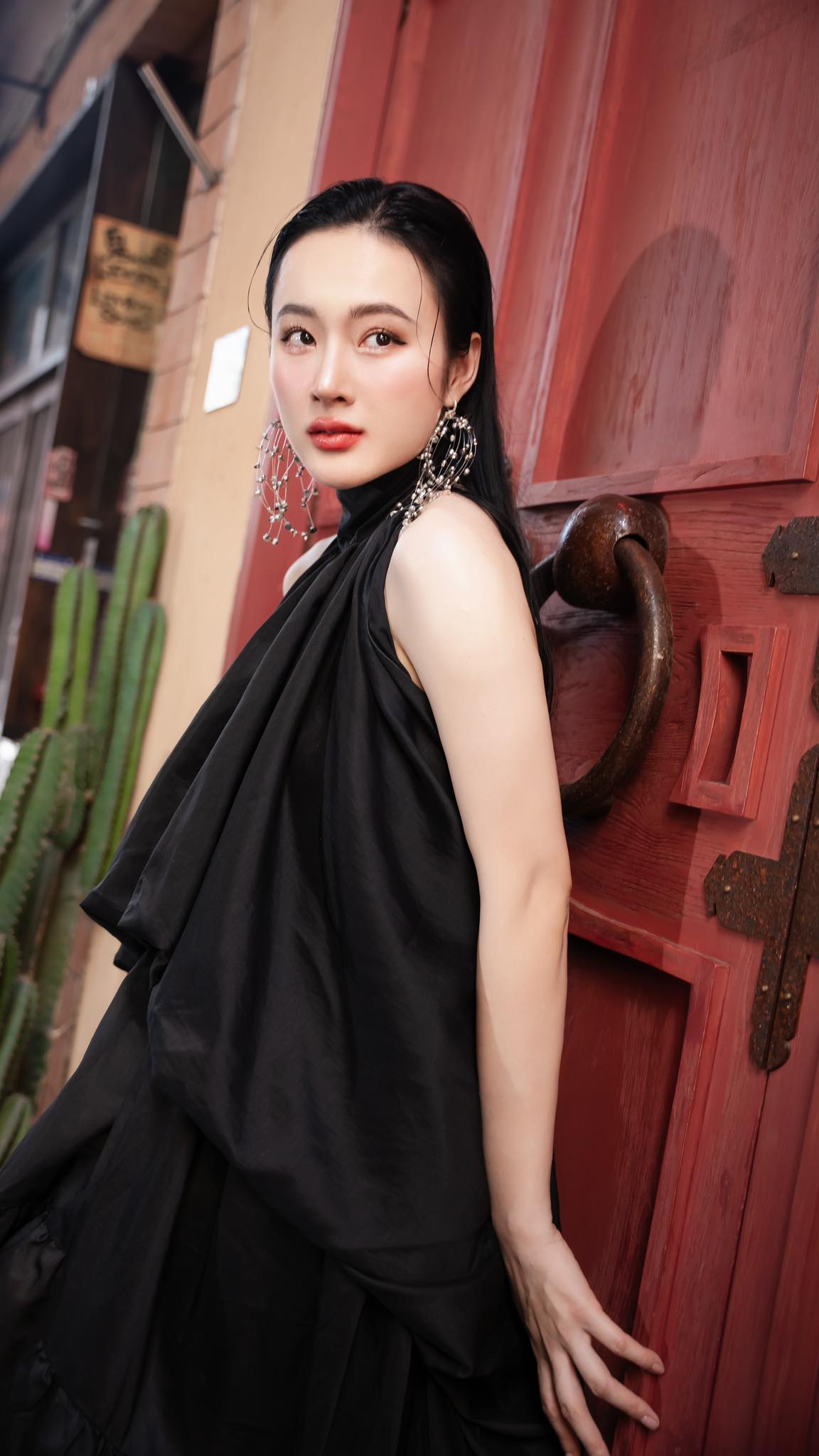 Ai khiến Angela Phương Trinh thay đổi đến mức nhận không ra?- Ảnh 10. Ai khiến Angela Phương Trinh thay đổi đến mức nhận không ra?- Ảnh 10.