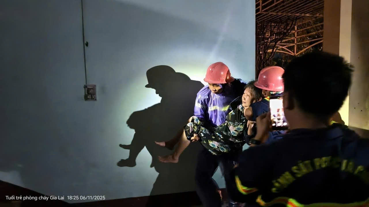 Bão số 13 giật cấp 15 đã đổ bộ vào Việt Nam, Chủ tịch tỉnh Gia Lai: "Mọi thứ vượt quá sức tưởng tượng"- Ảnh 3.