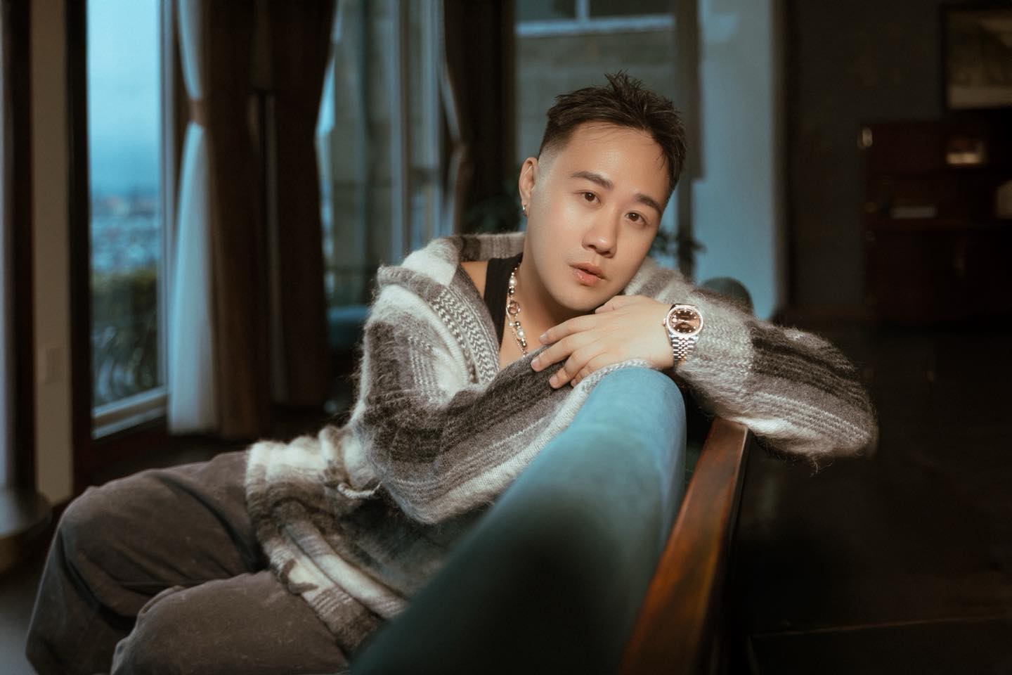 Nam ca sĩ sở hữu nhiều nhà, có mối tình kéo dài chỉ 10 ngày, U40 chưa vợ con- Ảnh 3. Nam ca sĩ sở hữu nhiều nhà, có mối tình kéo dài chỉ 10 ngày, U40 chưa vợ con- Ảnh 3.