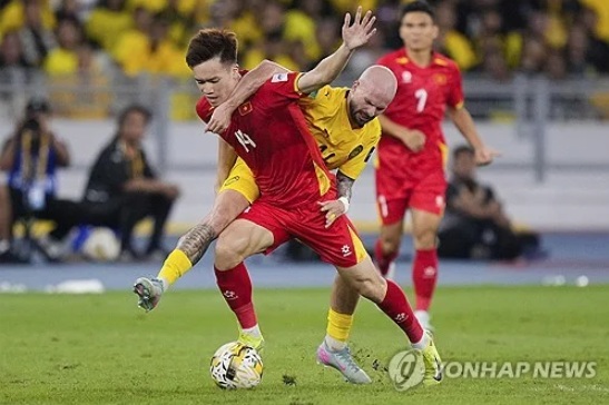 Báo Hàn Quốc: “HLV Kim Sang-sik có thể thắng lớn, như từ địa ngục lên thiên đường”- Ảnh 2. Báo Hàn Quốc: “HLV Kim Sang-sik có thể thắng lớn, như từ địa ngục lên thiên đường”- Ảnh 2.