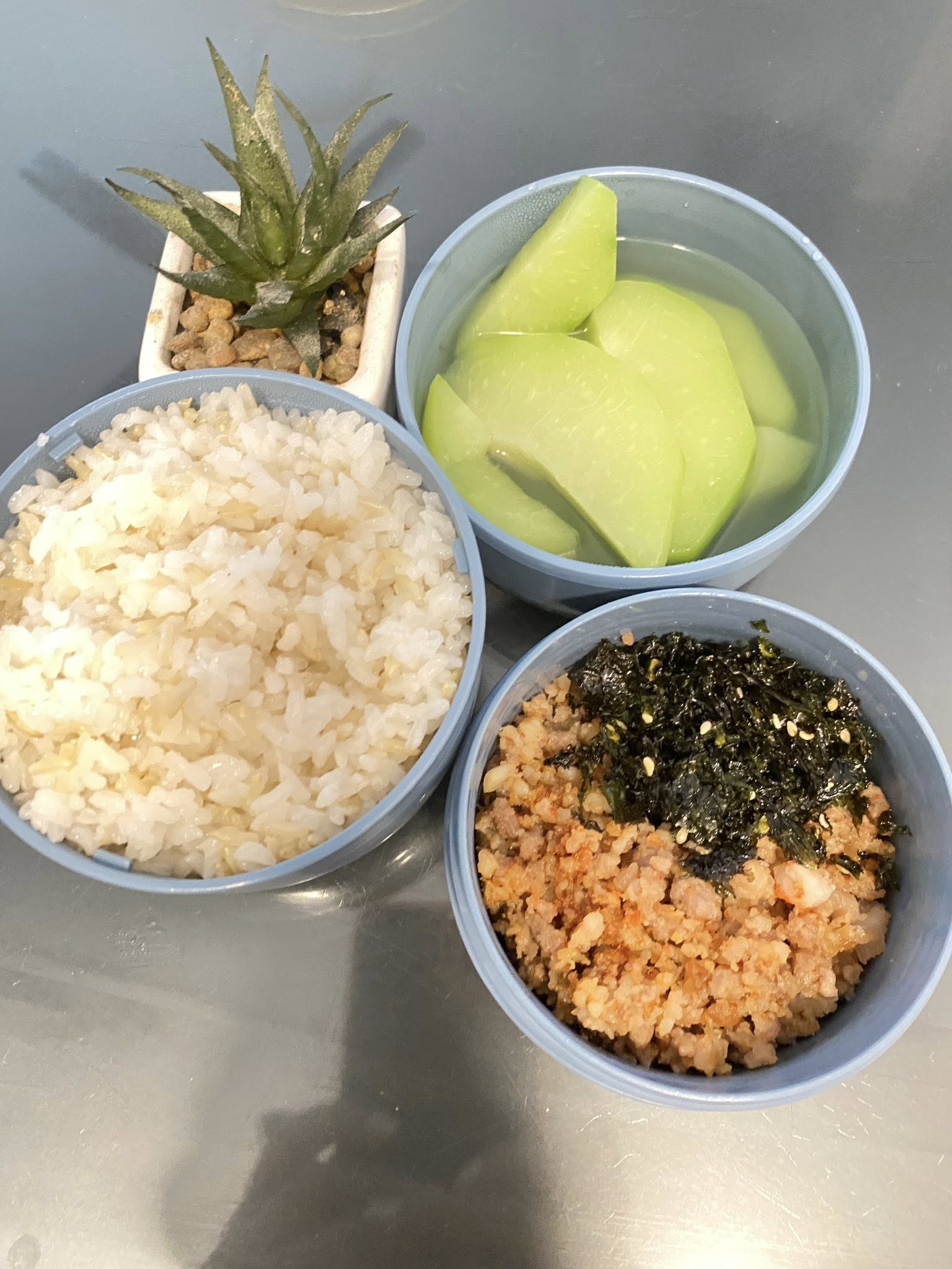 Mẹ Hưng Y&ecirc;n 6h30 s&aacute;ng dậy l&agrave;m cơm hộp cho con mang tới trường: Nh&igrave;n th&ocirc;i đ&atilde; thấy đ&uacute;ng chuẩn "cơm nh&agrave; mẹ nấu"- Ảnh 7.