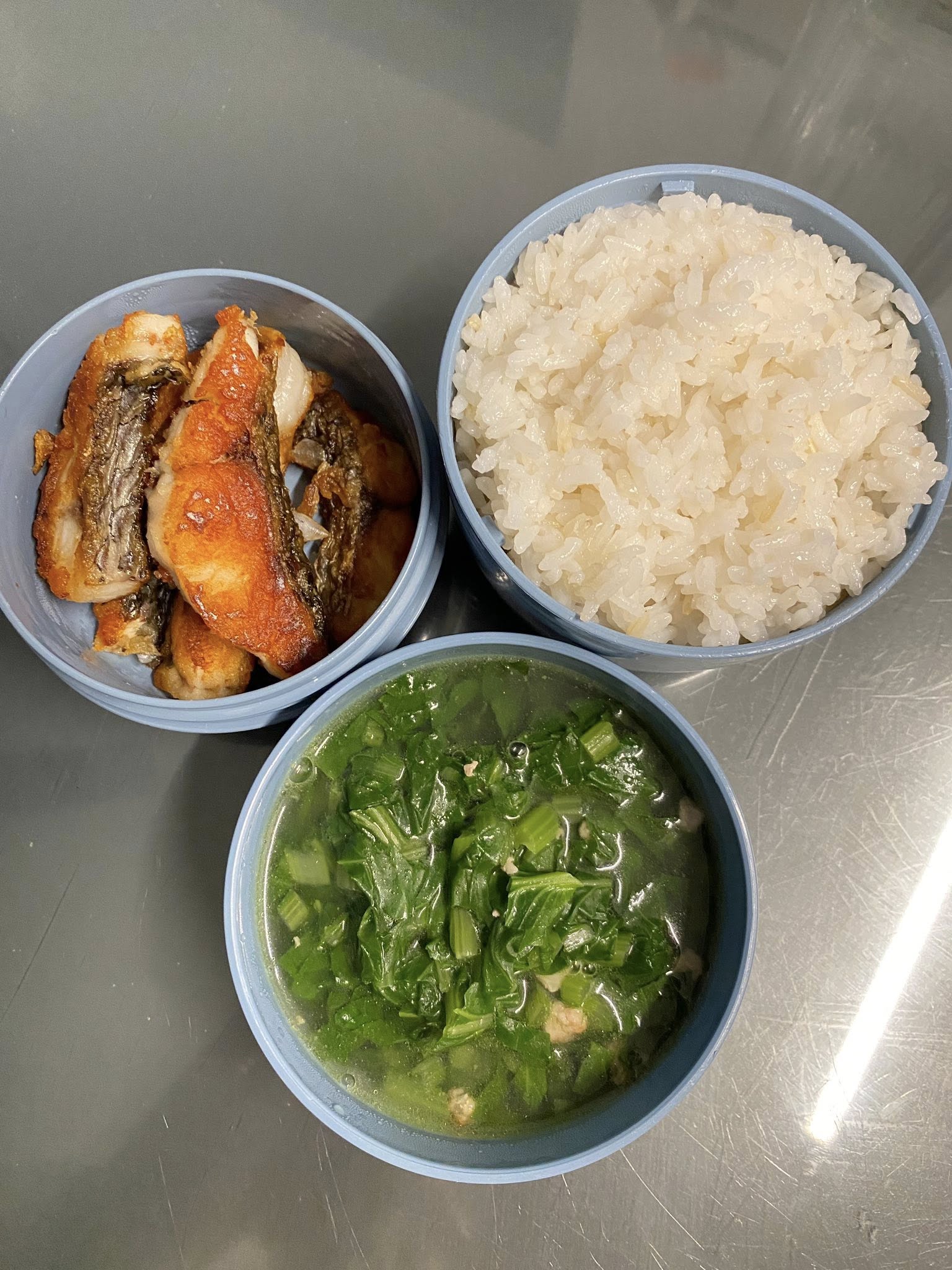 Mẹ Hưng Y&ecirc;n 6h30 s&aacute;ng dậy l&agrave;m cơm hộp cho con mang tới trường: Nh&igrave;n th&ocirc;i đ&atilde; thấy đ&uacute;ng chuẩn "cơm nh&agrave; mẹ nấu"- Ảnh 13.