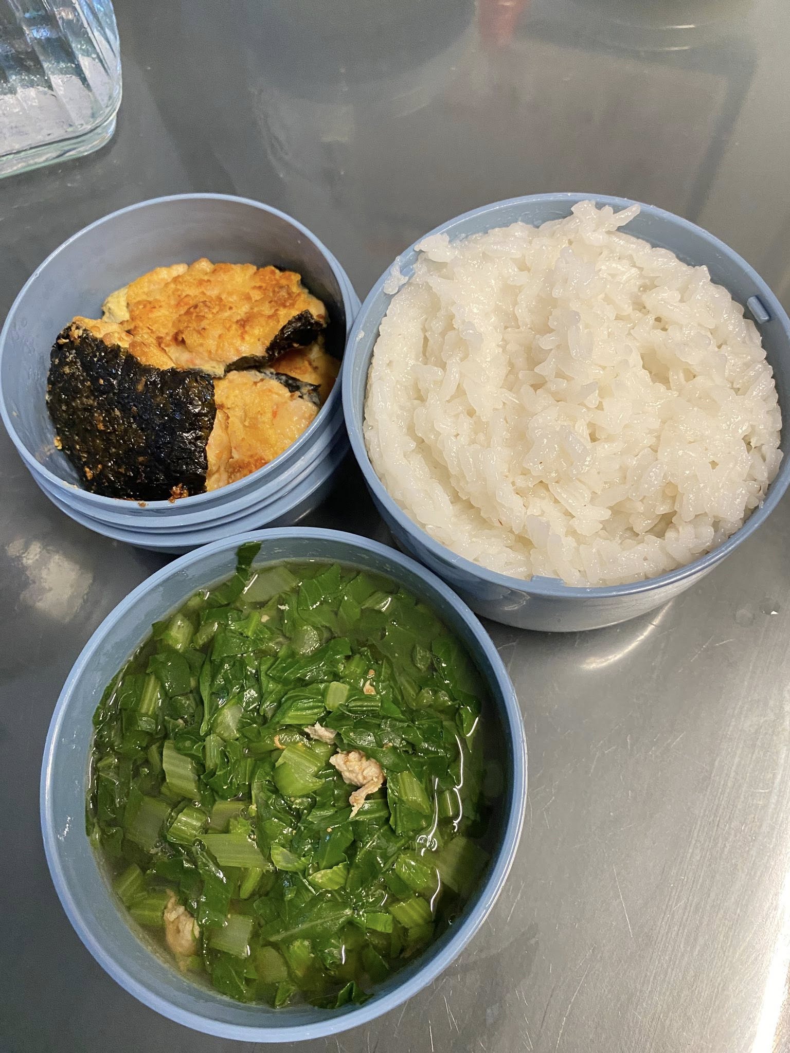 Mẹ Hưng Y&ecirc;n 6h30 s&aacute;ng dậy l&agrave;m cơm hộp cho con mang tới trường: Nh&igrave;n th&ocirc;i đ&atilde; thấy đ&uacute;ng chuẩn "cơm nh&agrave; mẹ nấu"- Ảnh 17.