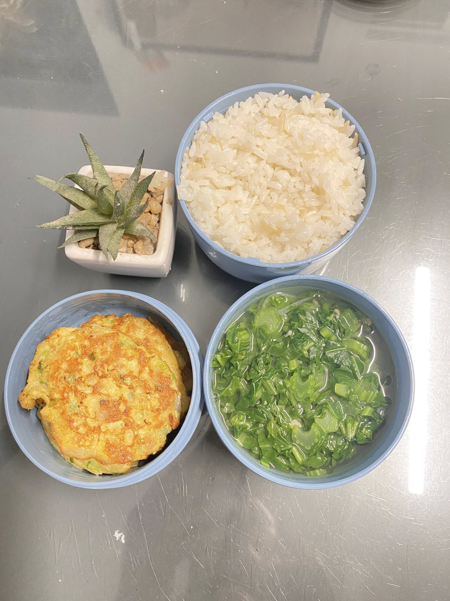 Mẹ Hưng Y&ecirc;n 6h30 s&aacute;ng dậy l&agrave;m cơm hộp cho con mang tới trường: Nh&igrave;n th&ocirc;i đ&atilde; thấy đ&uacute;ng chuẩn "cơm nh&agrave; mẹ nấu"- Ảnh 4.