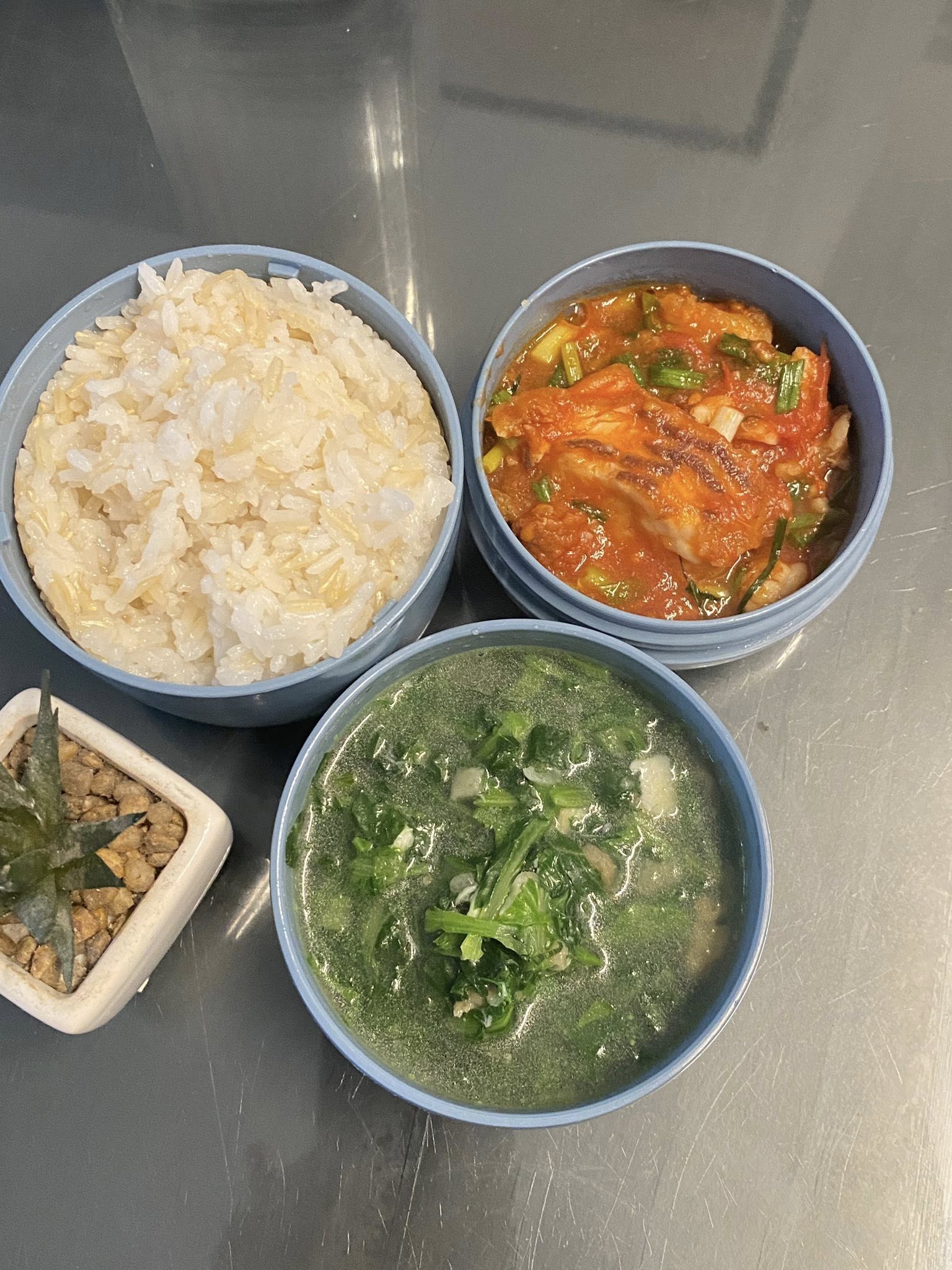 Mẹ Hưng Y&ecirc;n 6h30 s&aacute;ng dậy l&agrave;m cơm hộp cho con mang tới trường: Nh&igrave;n th&ocirc;i đ&atilde; thấy đ&uacute;ng chuẩn "cơm nh&agrave; mẹ nấu"- Ảnh 15.