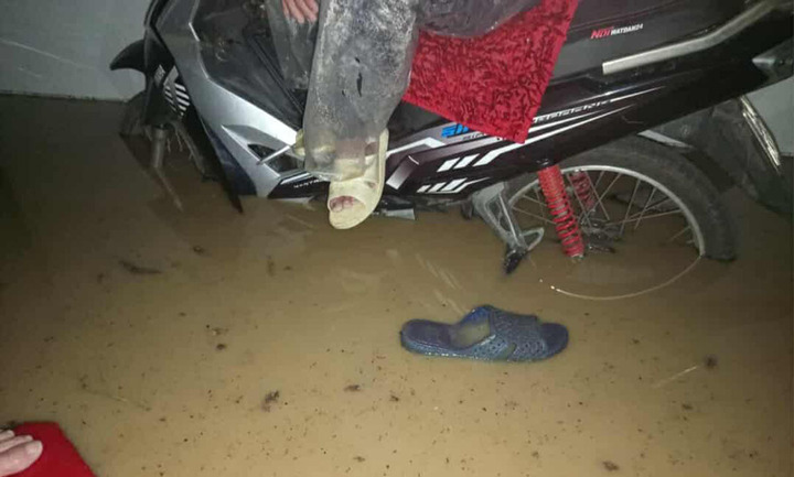 Bão số 13 Kalmaegi quần thảo Đắk Lắk, Gia Lai: Nhà sập, ngập khắp nơi, nhiều người cầu cứu- Ảnh 2.