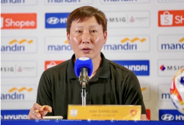 Báo Hàn Quốc: “HLV Kim Sang-sik có thể thắng lớn, như từ địa ngục lên thiên đường”- Ảnh 1. Báo Hàn Quốc: “HLV Kim Sang-sik có thể thắng lớn, như từ địa ngục lên thiên đường”- Ảnh 1.