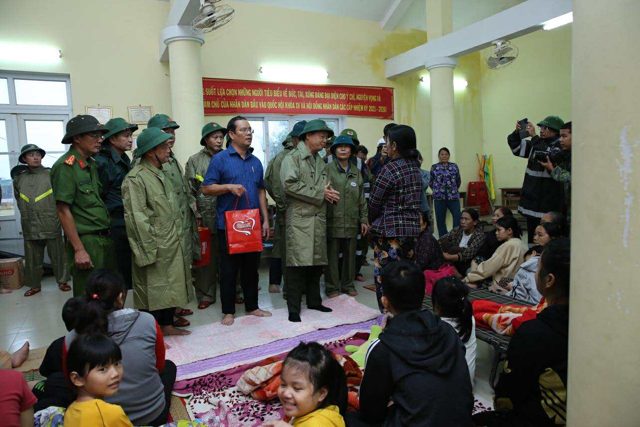 Bão số 13 giật cấp 15 đã đổ bộ vào Việt Nam, Chủ tịch tỉnh Gia Lai: "Mọi thứ vượt quá sức tưởng tượng"- Ảnh 5.