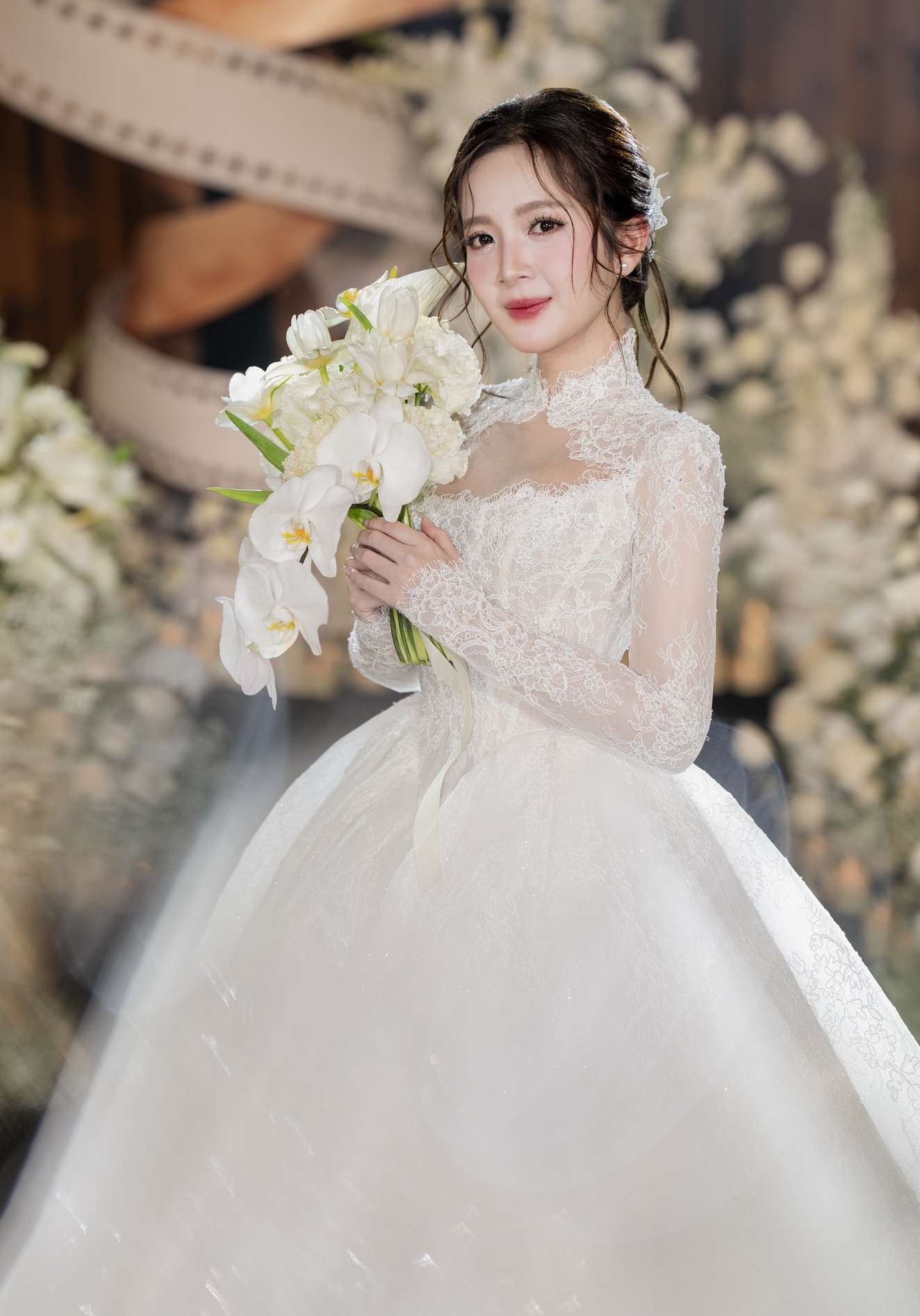 Đám cưới diễn viên Đình Tú - Ngọc Huyền: Dâu rể gấp đôi visual, Quỳnh Nga và dàn mỹ nhân Vbiz đổ bộ- Ảnh 8. Đám cưới diễn viên Đình Tú - Ngọc Huyền: Dâu rể gấp đôi visual, Quỳnh Nga và dàn mỹ nhân Vbiz đổ bộ- Ảnh 8.