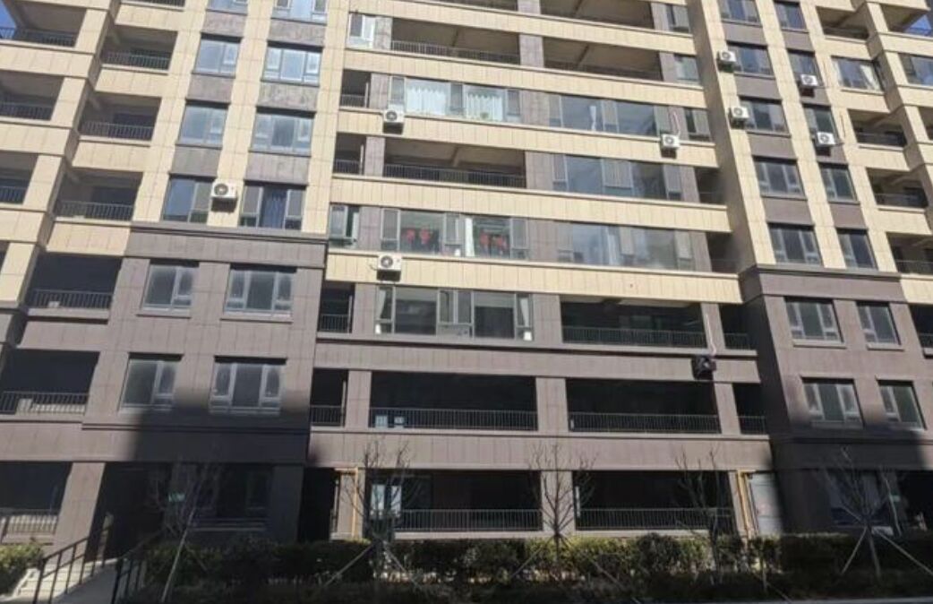 Hơn 50 "người vợ có giấc mơ tan vỡ" xuất hiện cùng lúc: Bị lừa đảo hết tiền và tình 1 cách ngỡ ngàng- Ảnh 1. Hơn 50 "người vợ có giấc mơ tan vỡ" xuất hiện cùng lúc: Bị lừa đảo hết tiền và tình 1 cách ngỡ ngàng- Ảnh 1.