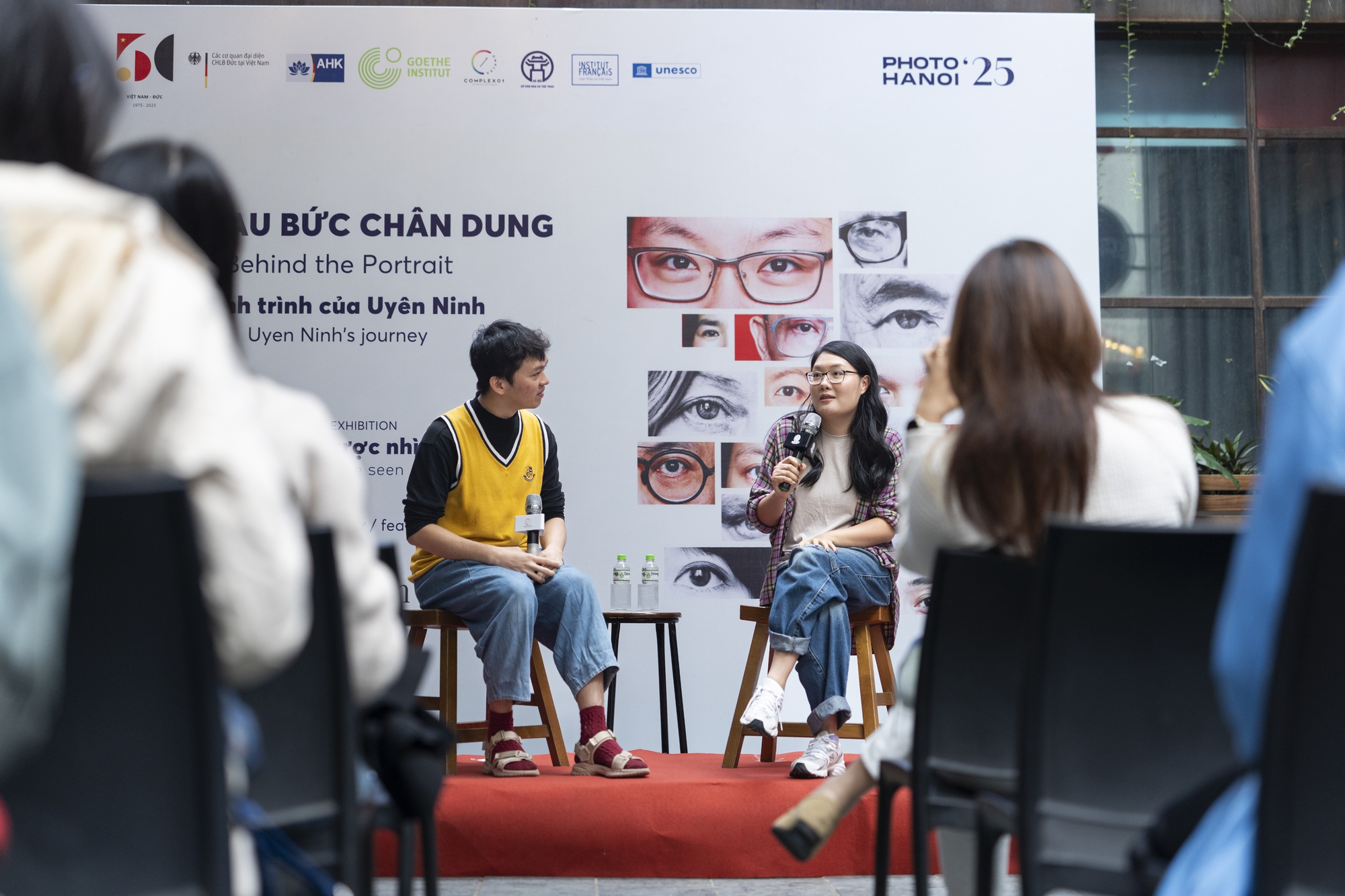 Cô gái bị "dắt" đi xa Việt Nam hơn 9.000km khi ra hồ Gươm tìm người học tiếng Anh- Ảnh 2. Cô gái bị "dắt" đi xa Việt Nam hơn 9.000km khi ra hồ Gươm tìm người học tiếng Anh- Ảnh 2.