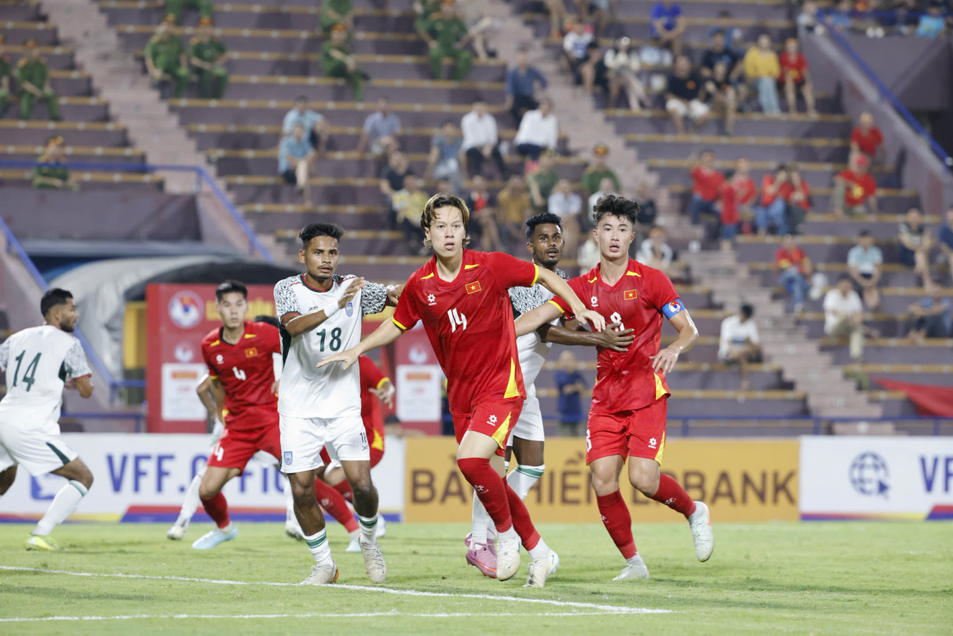 Thấy gì từ danh sách U22 Việt Nam chuẩn bị SEA Games 33 của ông Kim Sang-sik?- Ảnh 4.