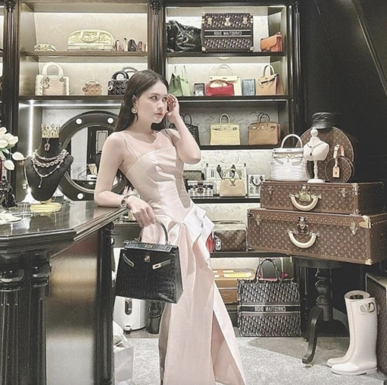 BST túi hàng hiệu của Đoàn Di Băng: Hermès đựng cún cưng, Dior và Chanel để đi chợ- Ảnh 22.