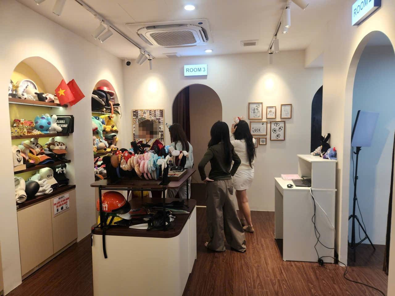 Vụ nữ sinh lộ hình ảnh nhạy cảm ở tiệm chụp ảnh: 'Chủ tiệm phải chịu trách nhiệm'- Ảnh 1.