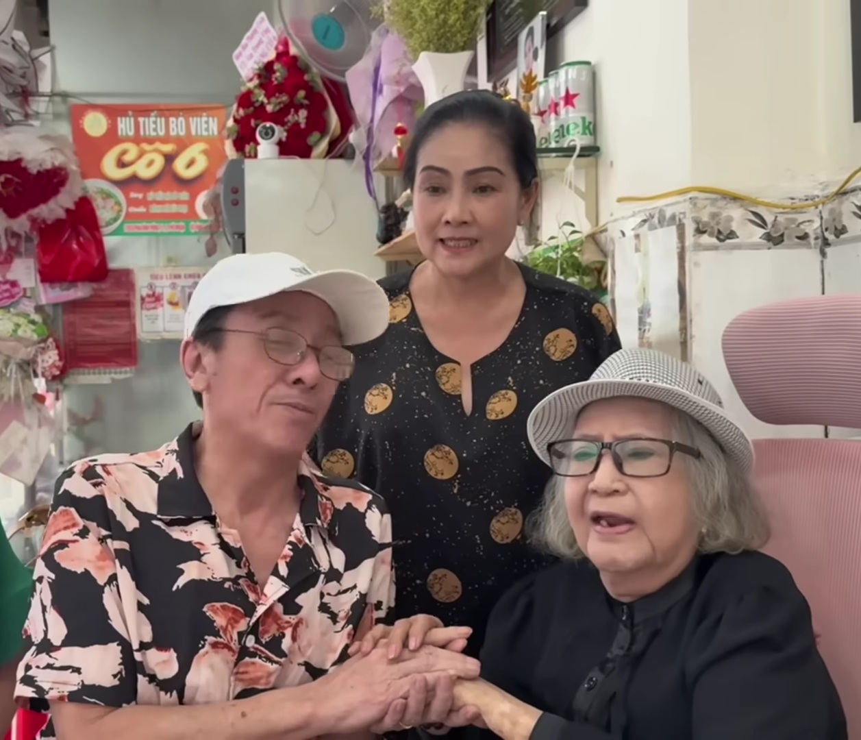 Nữ NSƯT 80 tuổi lên tiếng: "Tôi có chuyện uất ức mới xin được nói"- Ảnh 3. Nữ NSƯT 80 tuổi lên tiếng: "Tôi có chuyện uất ức mới xin được nói"- Ảnh 3.