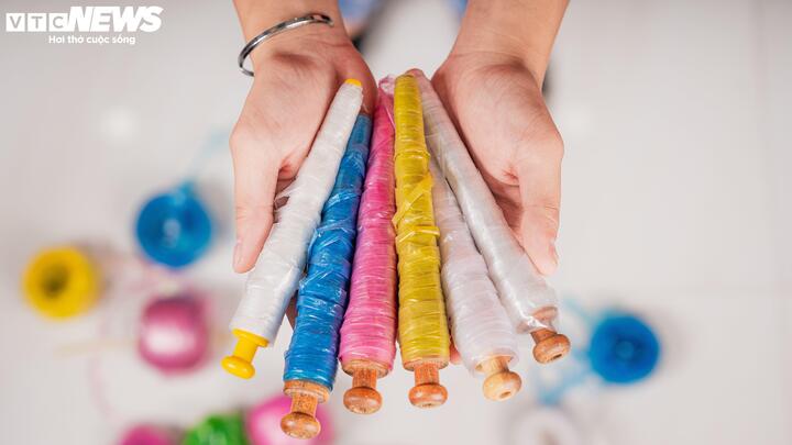 Tái chế nilon thành túi xách, cô gái 9X tạo việc làm cho người khuyết tật- Ảnh 5.