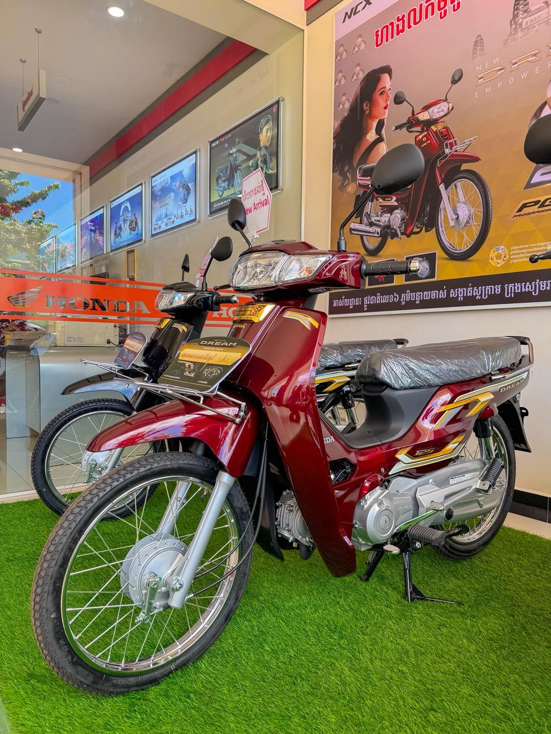 Huyền thoại Honda Dream c&oacute; phi&ecirc;n bản mới- Ảnh 1.