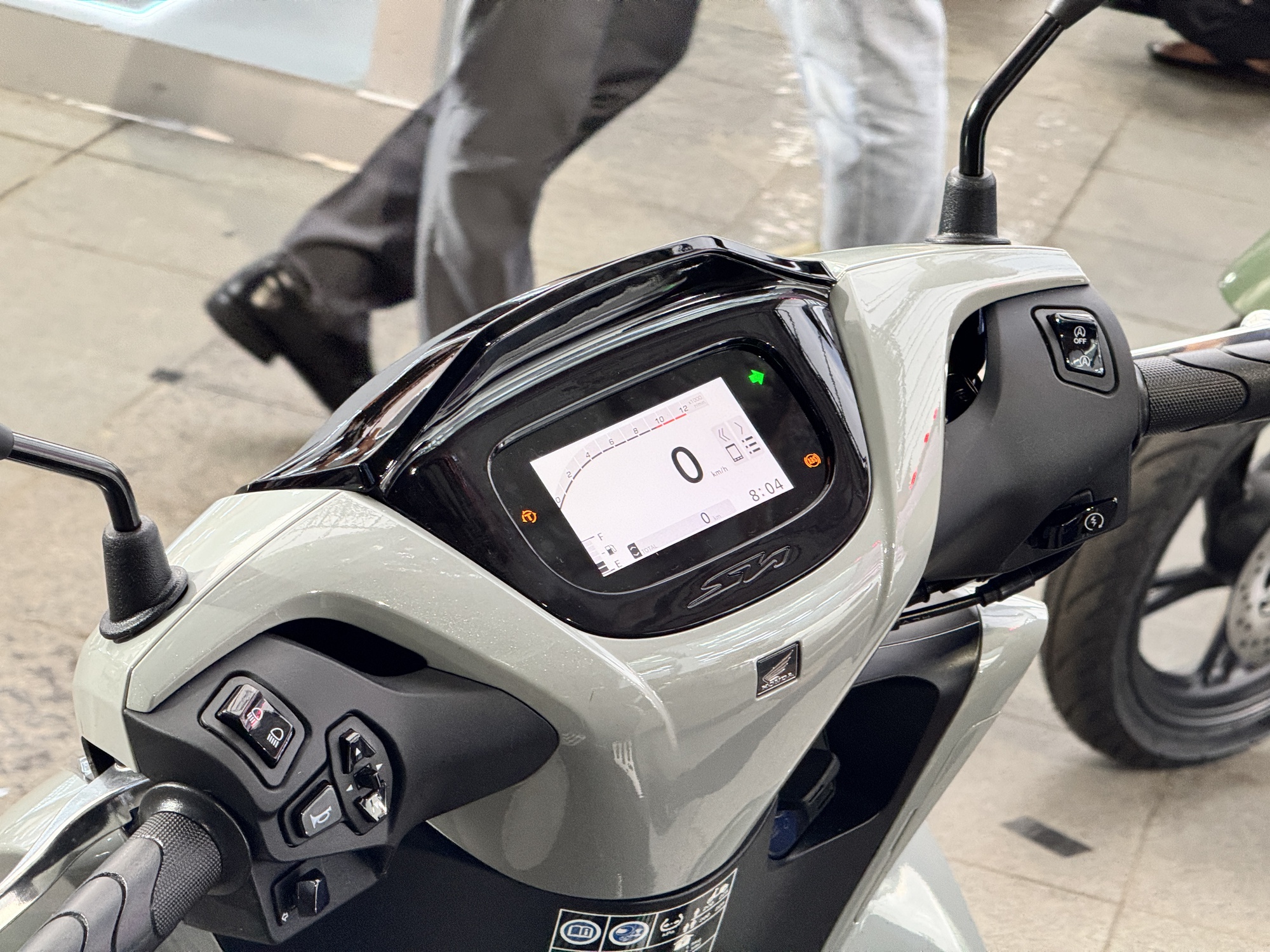 Honda Việt Nam đồng loạt ra 3 xe máy mới: Đều là xe tay ga, giá bán 40-104 triệu đồng, có mẫu cốp ‘siêu rộng’- Ảnh 2.