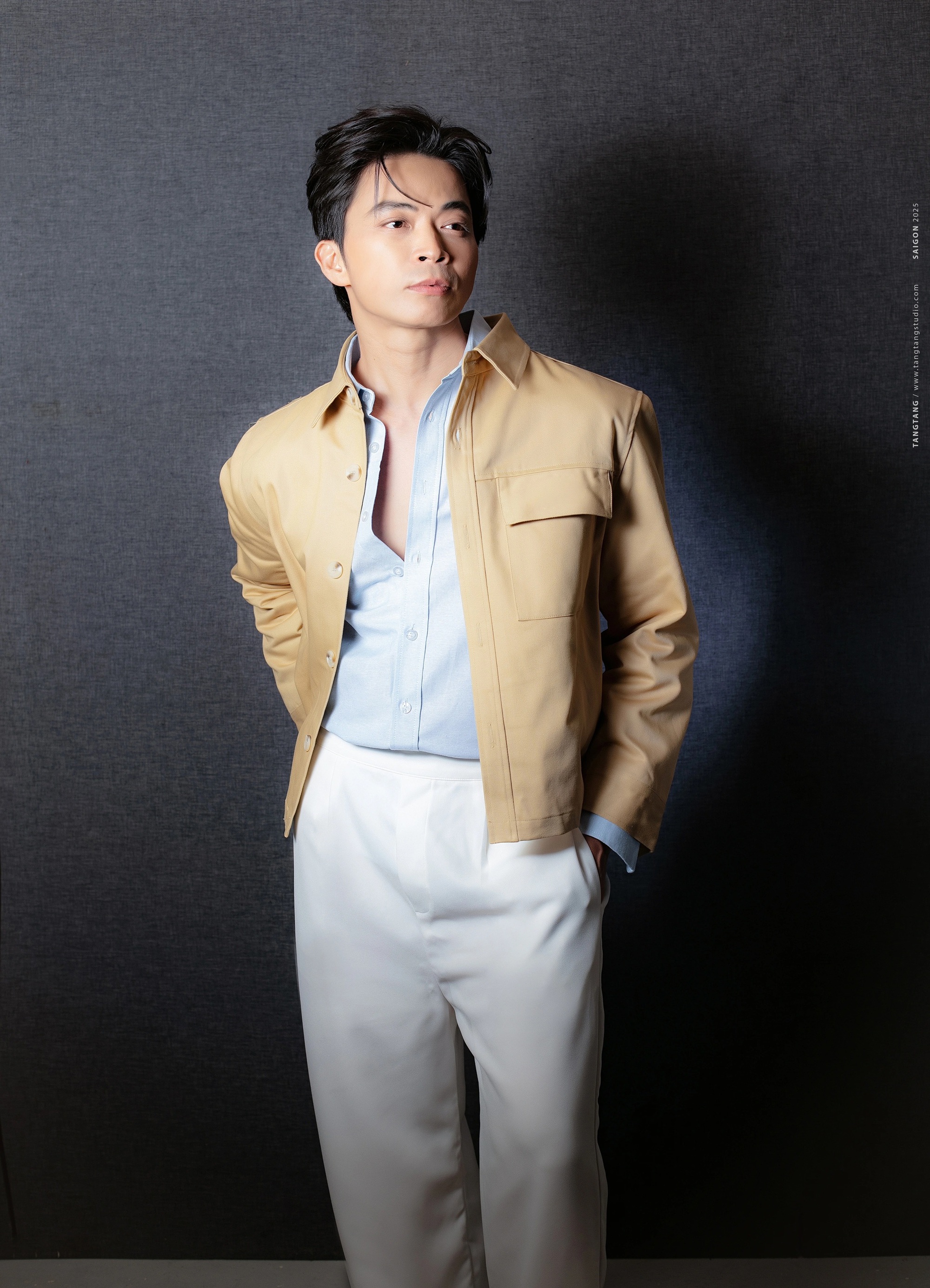 Chân dung nam ca sĩ dám bán vé đắt ngang Mỹ Tâm, Hà Anh Tuấn- Ảnh 4.