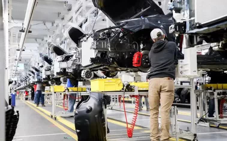 Nga chuyển đổi sử dụng các nhà máy ô tô nước ngoài