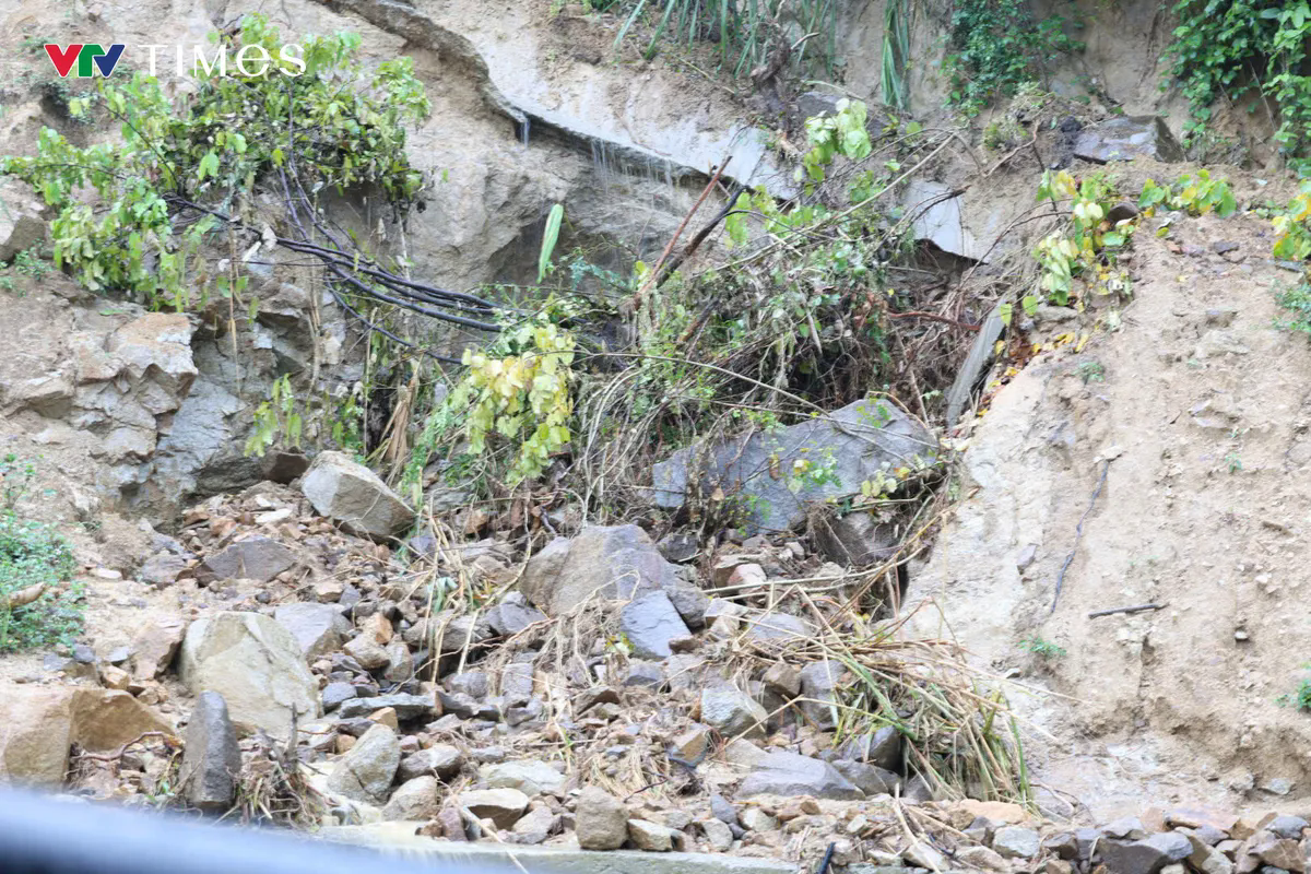 Bão số 13 giật cấp 15 đã đổ bộ vào Việt Nam, Chủ tịch tỉnh Gia Lai: "Mọi thứ vượt quá sức tưởng tượng"- Ảnh 7. Bão số 13 giật cấp 15 đã đổ bộ vào Việt Nam, Chủ tịch tỉnh Gia Lai: "Mọi thứ vượt quá sức tưởng tượng"- Ảnh 7.