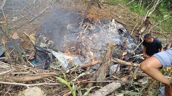 Trực thăng mất liên lạc sau 40 phút cất cánh, đã tìm thấy trong rừng: Hiện trường tìm kiếm gây chú ý- Ảnh 2.