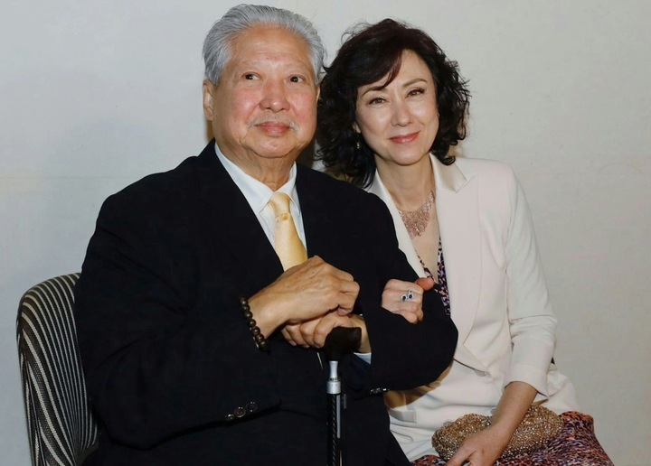 Cuộc sống bên vợ hoa hậu kém 13 tuổi của 'siêu sao võ thuật' Hồng Kim Bảo- Ảnh 3.